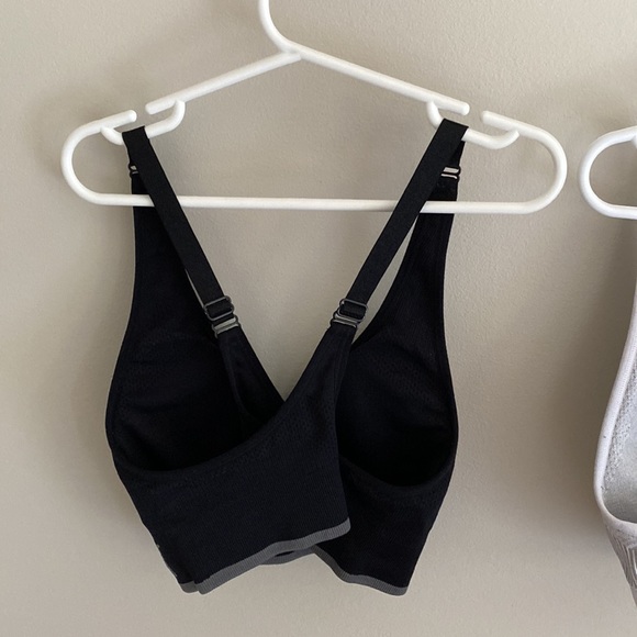 Puma sports bras - Picture 5 of 5